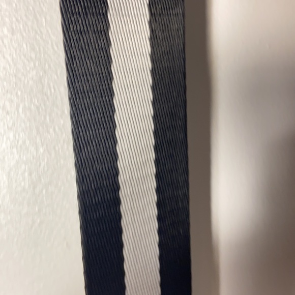 Haute Shore crossbody purse - Picture 2 of 12